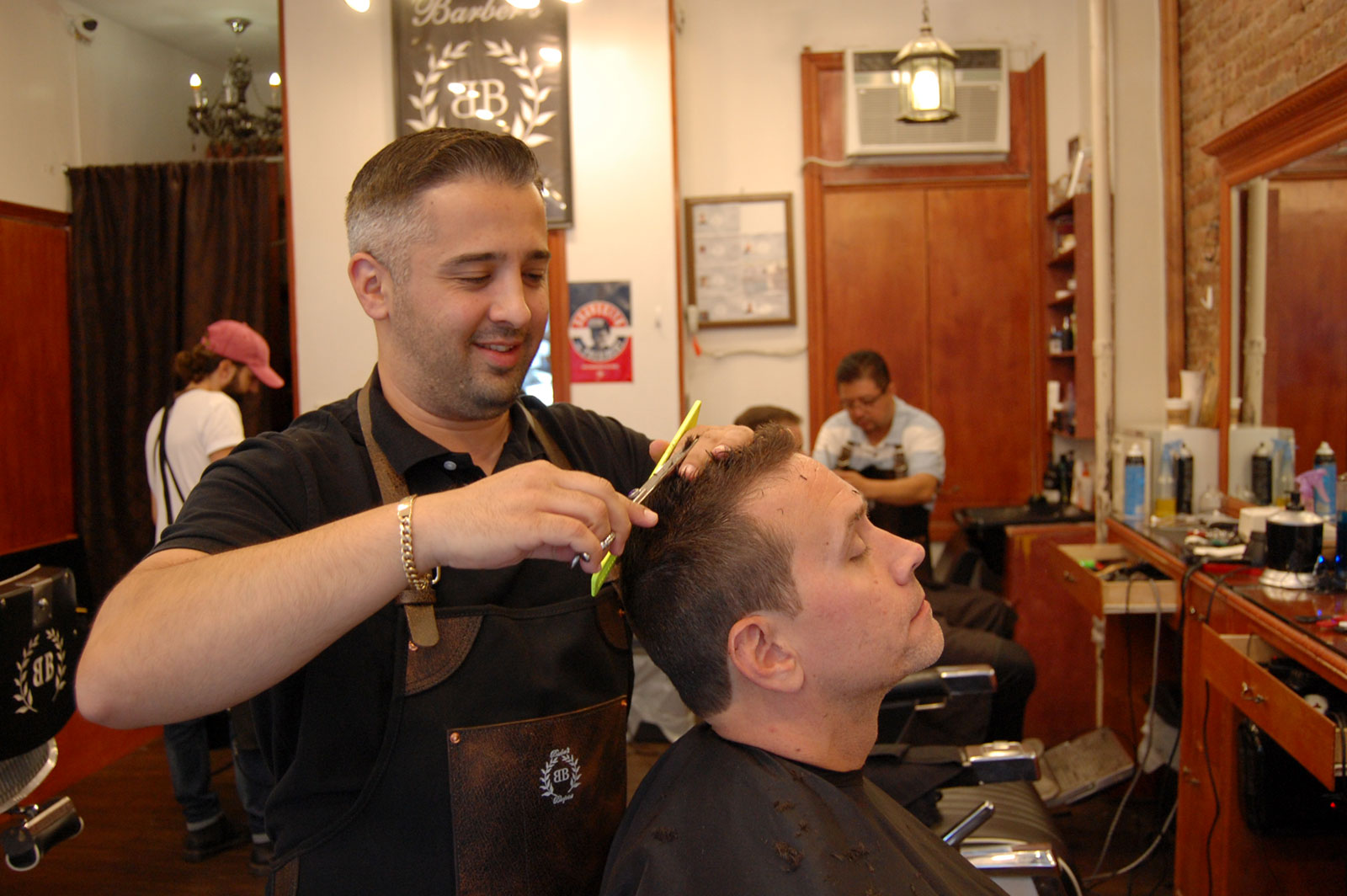Barbers Blueprint 181 Mulberry-Street Arthur cutting hair · Barber's ...